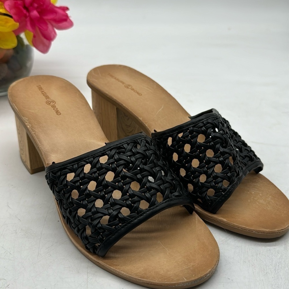 Treasure & Bond Black Slip On Cut Out Sandals Size 9 MCS4908B